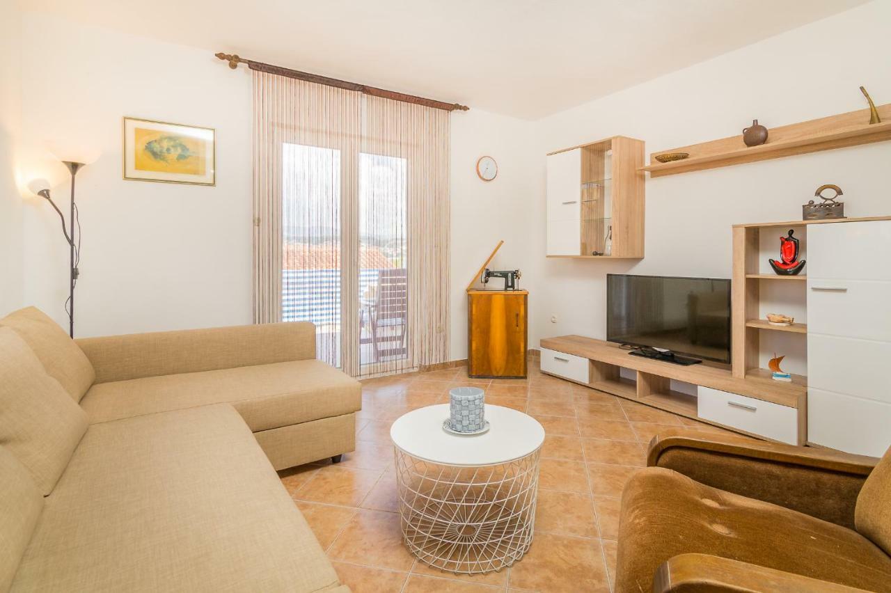 Apartment "On The Beach" Trogir Eksteriør billede