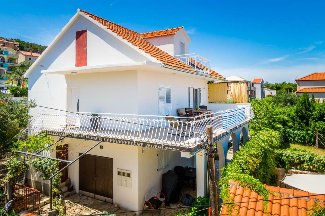 Apartment "On The Beach" Trogir Eksteriør billede