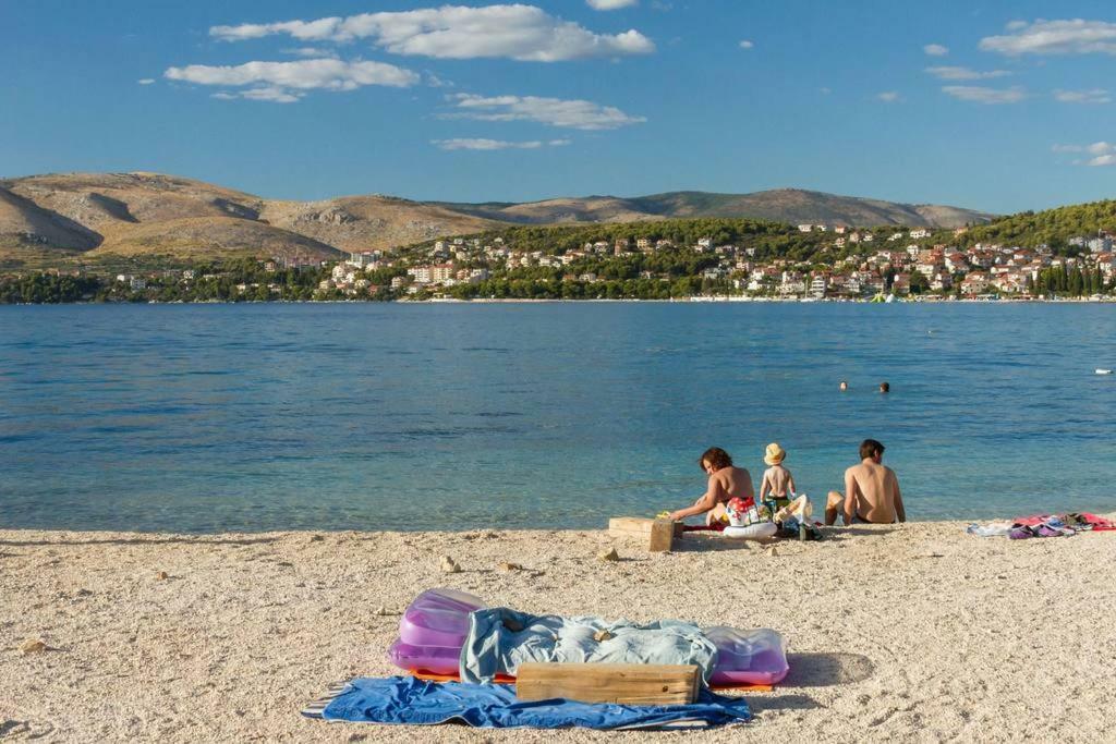 Apartment "On The Beach" Trogir Eksteriør billede